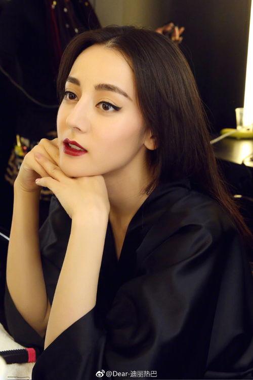 圈内爆料迪丽热巴热搜,揭秘娱乐圈最新热点事件 第3张 圈内爆料迪丽热巴热搜,揭秘娱乐圈最新热点事件 第3张